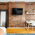 26-3A Studio Gramercy W D Outdoor Courtyard