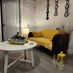 Comfy, Cozy, Affordable And Private - Free Parking