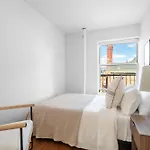 Cozy East Village 3Bedroom 2Bath Near Tompkins Square Park & Lower East Side