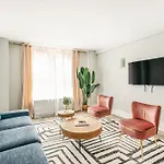 73-320 New 1Br 1Bth Uws Doorman Gym