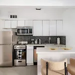 26-1C Gramercy Large 1Br Wd