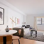 Charming Midtown East Suites By Sonder