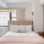 Charming Midtown East Suites By Sonder