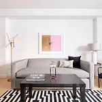 Charming Midtown East Suites By Sonder