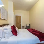 Lavish 3 Bedroom Apt In Williamsburg!!