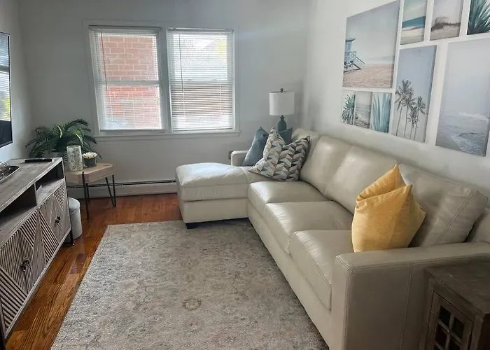 Cozy Lovely 2 Bedroom Apt, 5 Mins From Jfk