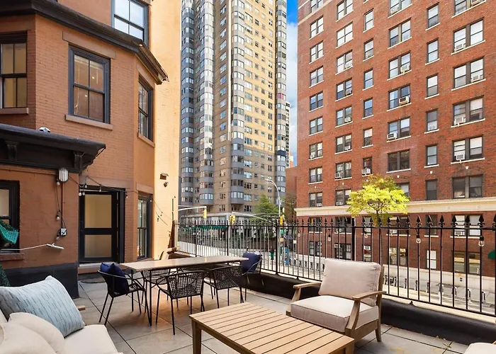 Luxurious 5 Bedroom Townhouse