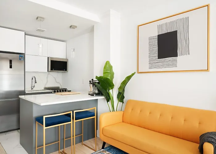 1597-7 Luxury Upper East Studio W&D In Unit