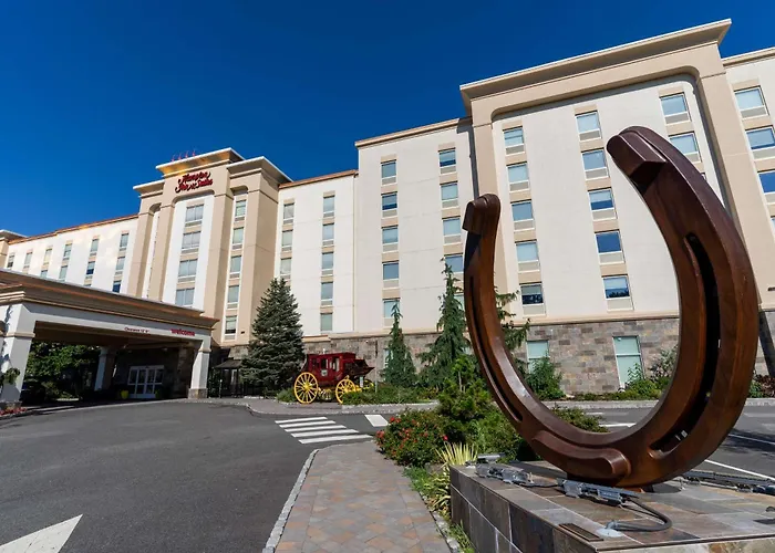 Hampton Inn&Suites Staten Island