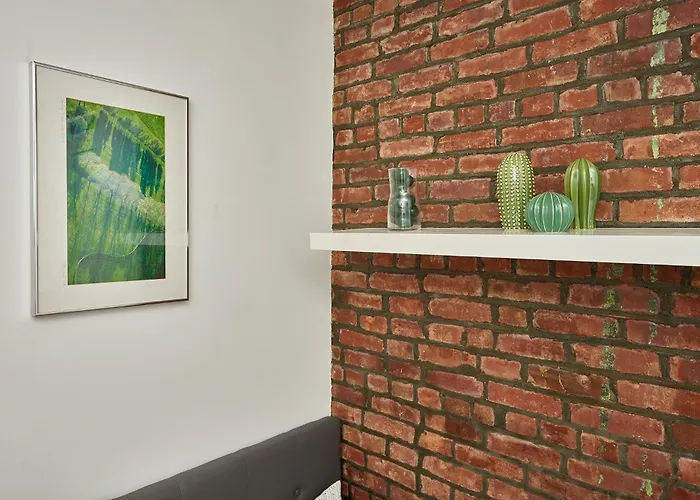 Cozy 2 Bedroom Gem In Lower Manhattan W Big Living Room