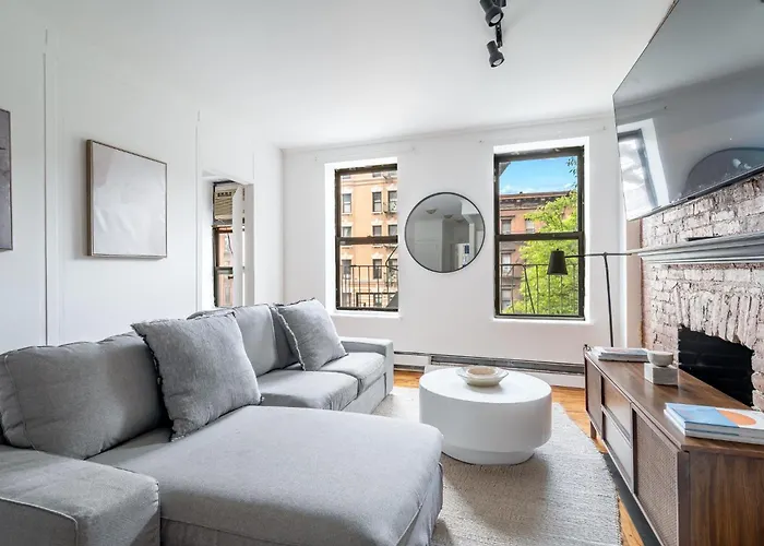 Bright 3Br 1Ba Retreat In Hells Kitchen Steps From Times Square