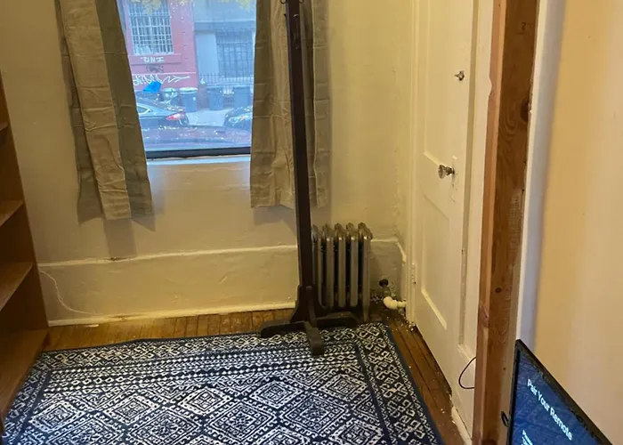 Cozy Room In East Village Apartment