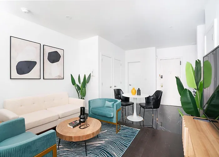 444-2C Beautiful 1Br Midtown West