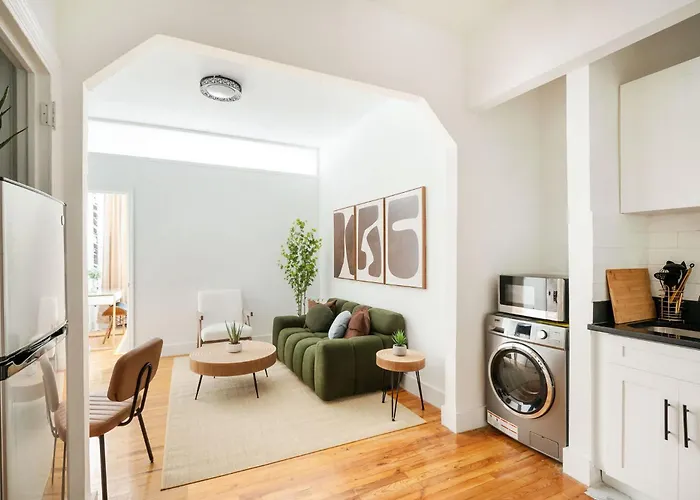 444-1A Beautiful 1Br Midtown West