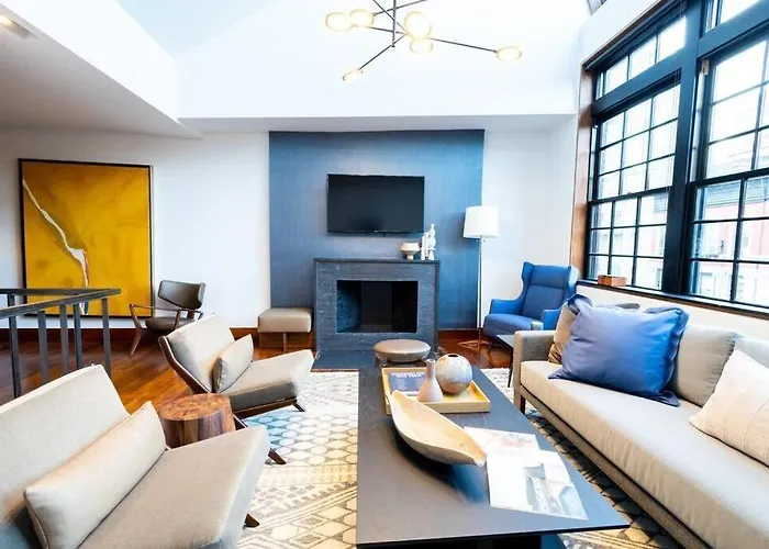10-3 Designer East Village 3Br Triplex Townhouse