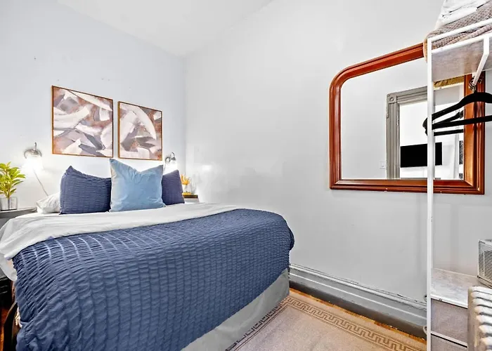 Quaint 2Br Apt Walk To Time Square