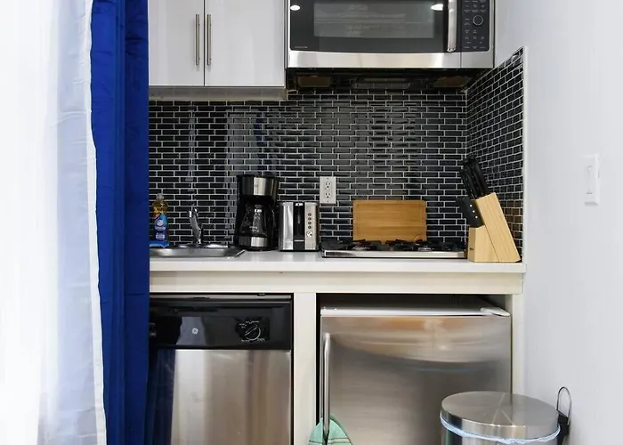 69-2A Holiday Retreat Prime Lower East Side 1Br Apt