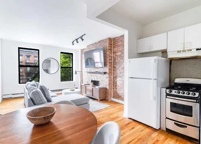 Wonderful 3Bedroom 1Bath Haven In Hells Kitchen Just Steps From Times Square