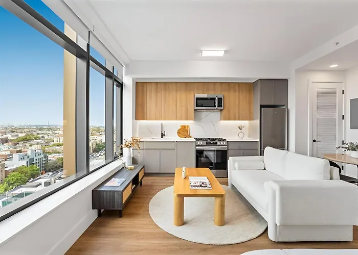 Posh Studio With Luxe Amenities In Prime Location!