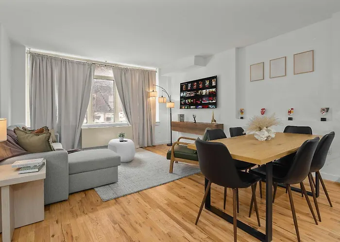 Spacious 2Br Steps From Times Square & Broadway