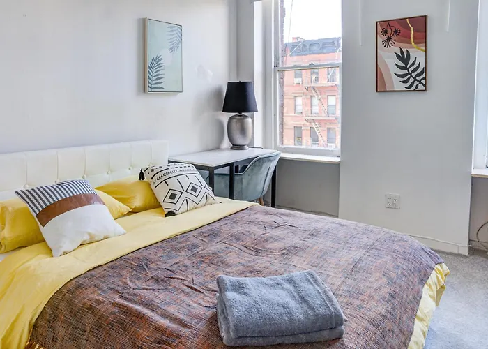 3 Bedroom Cozy Unit In Hells Kitchen