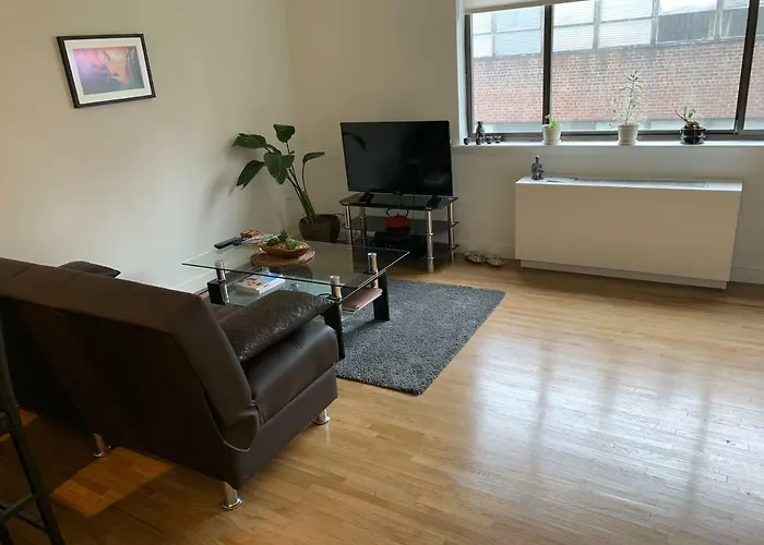 Sunny Apartment In Chelsea