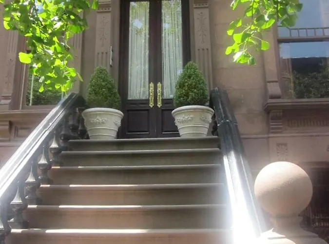 Harlem Jazz Getaway Mansion.