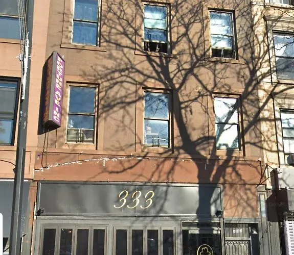 Cozy Fully Furnished Apartment Near Prospect Park & Public Transport