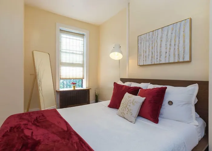 Lavish 3 Bedroom Apt In Williamsburg!!