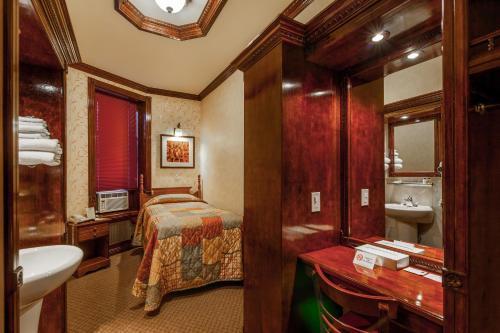 Hotel 17 - Extended 2*