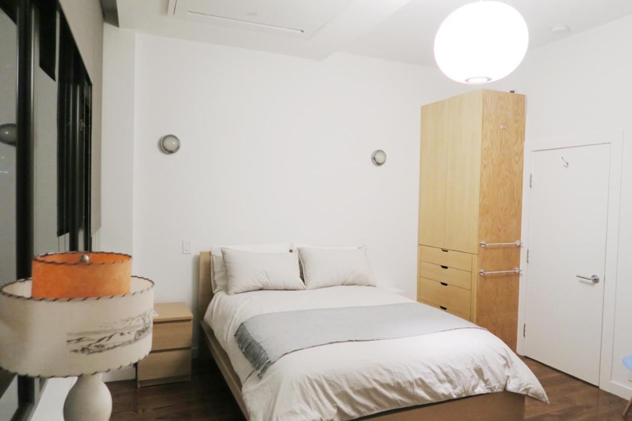 Luxury 3 Bedroom Duplex Manhattan Skyline Vews Apartment *