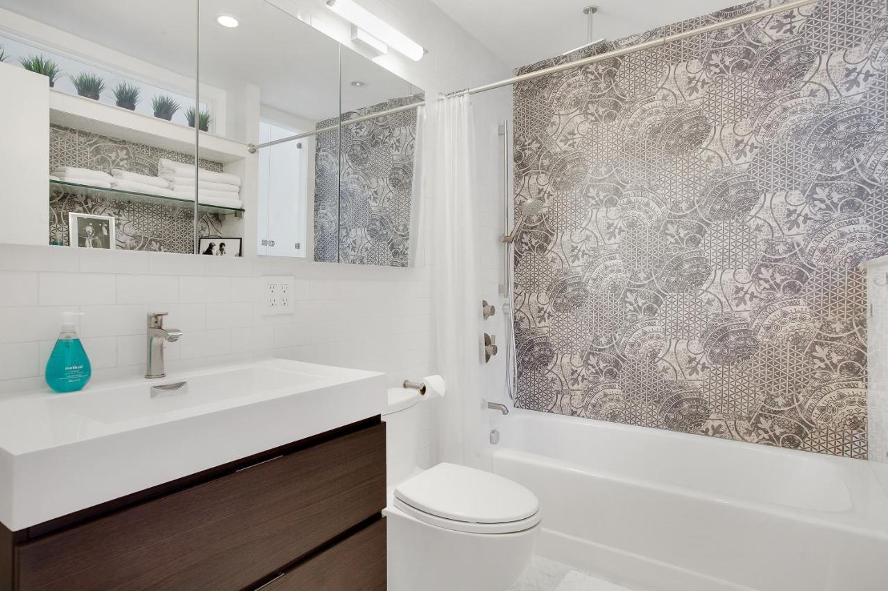 Luxury 3 Bedroom Duplex Manhattan Skyline Vews