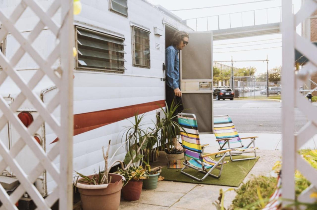 60s Surf Camper With Nyc Skyline View In Rockaway *