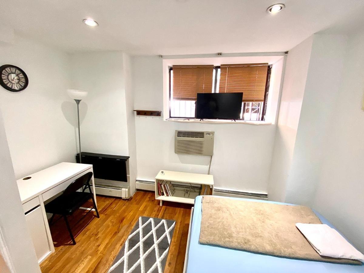 Private In Times Square Homestay *