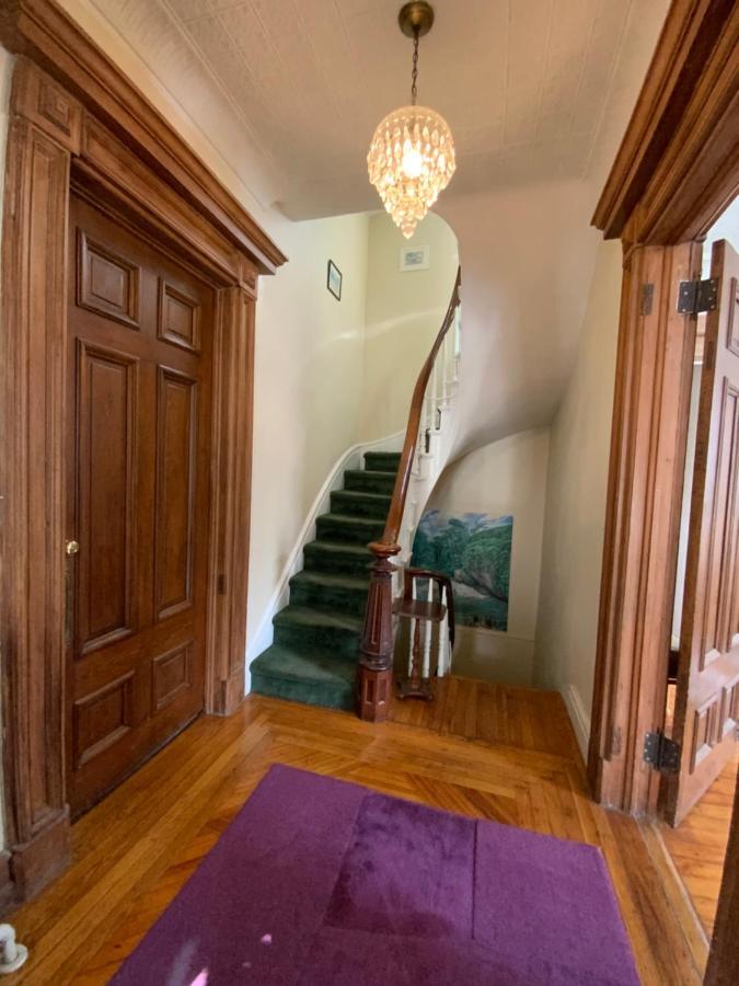 Pl And Gallery Bed & Breakfast New York
