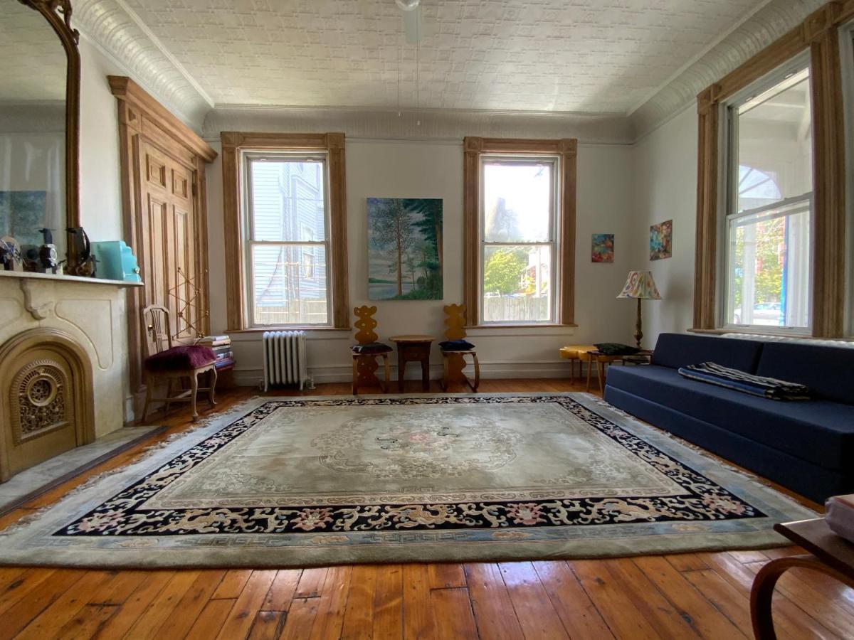 Bed & Breakfast Pl And Gallery