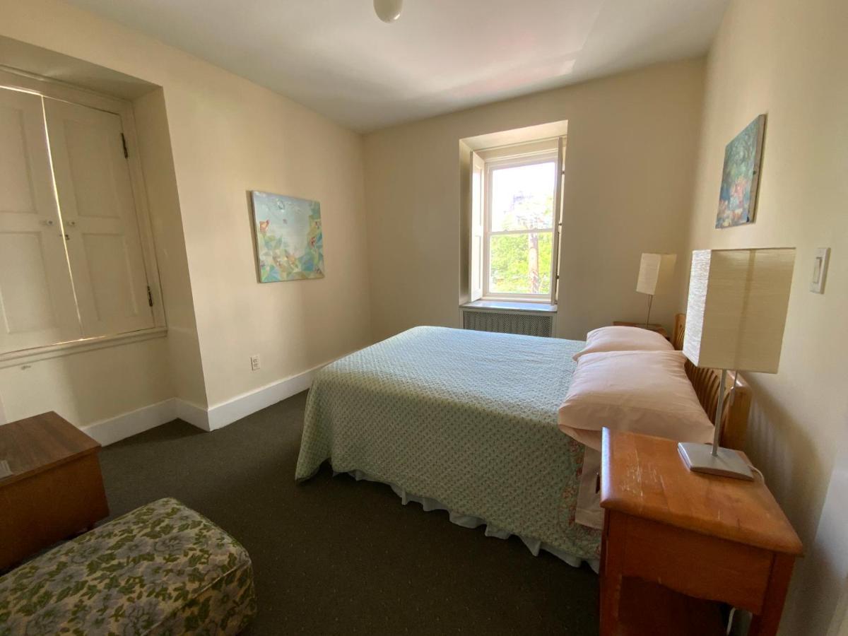 Pl And Gallery Bed & Breakfast New York