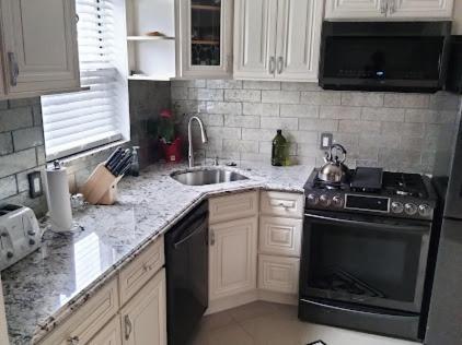 Apartment Beautiful Brooklyn Koi-fish Pond-garden New York