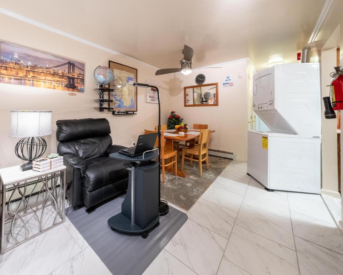 Two-bedroom Serviced Apartment: High-speed Wi-fi & Bi-monthly Housekeeping Apartment New York