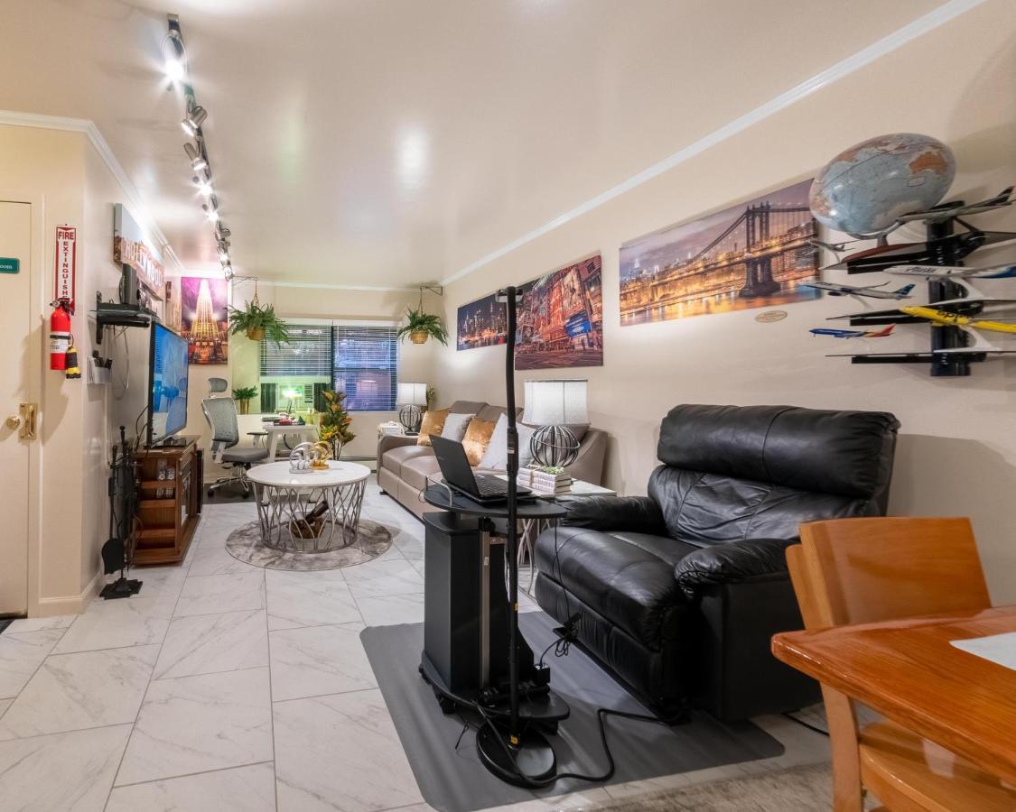 Apartment Two-bedroom Serviced Apartment: High-speed Wi-fi & Bi-monthly Housekeeping New York