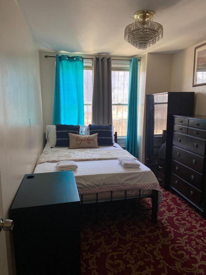 Guest house A Peaceful In Queens *
