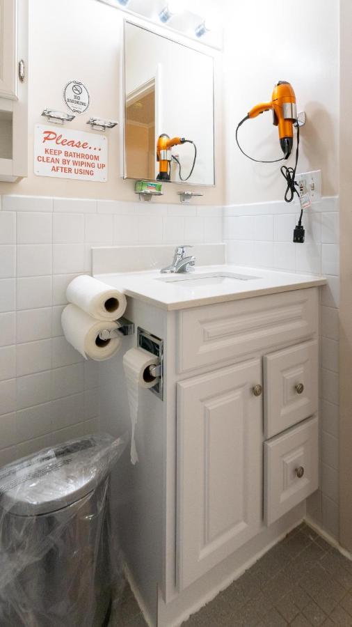 Apartment Two-bedroom Serviced Apartment: High-speed Wi-fi & Bi-monthly Housekeeping *