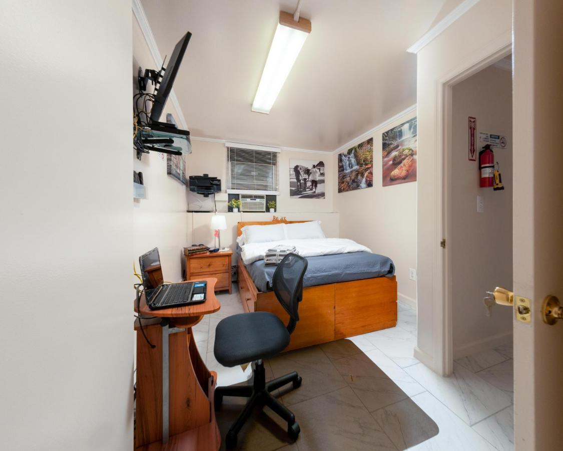 Two-bedroom Serviced Apartment: High-speed Wi-fi & Bi-monthly Housekeeping *
