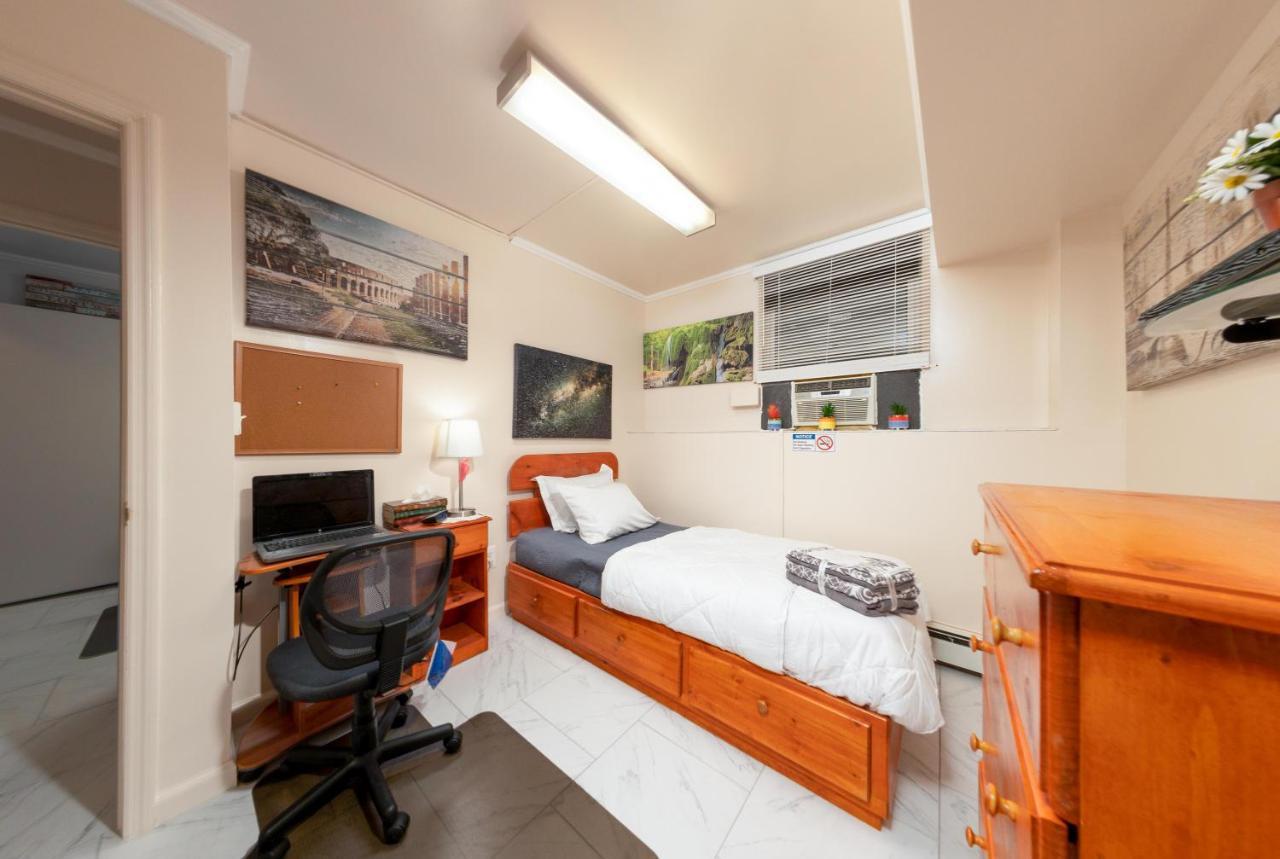 Two-bedroom Serviced Apartment: High-speed Wi-fi & Bi-monthly Housekeeping Apartment *