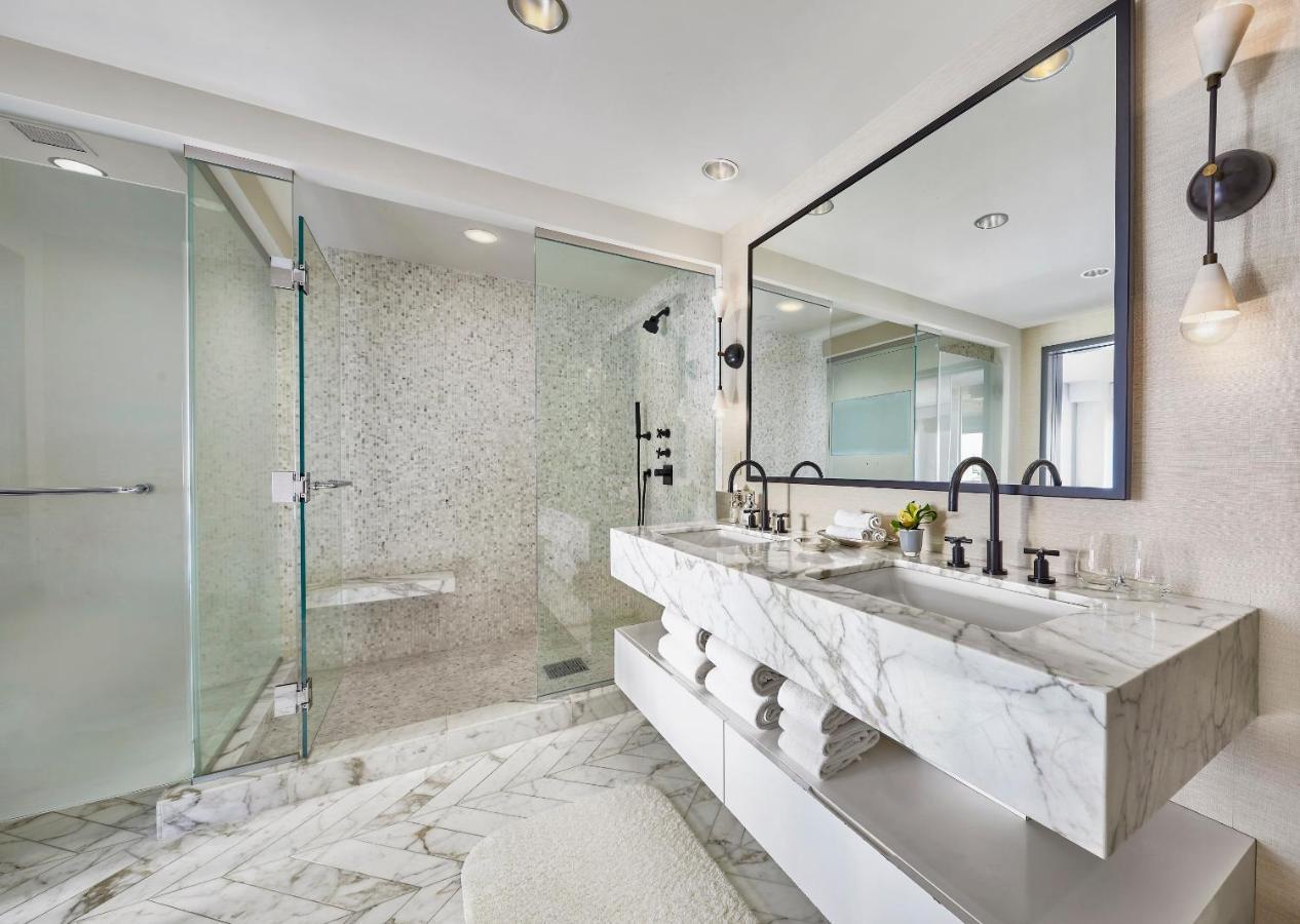 Loews Regency 5*