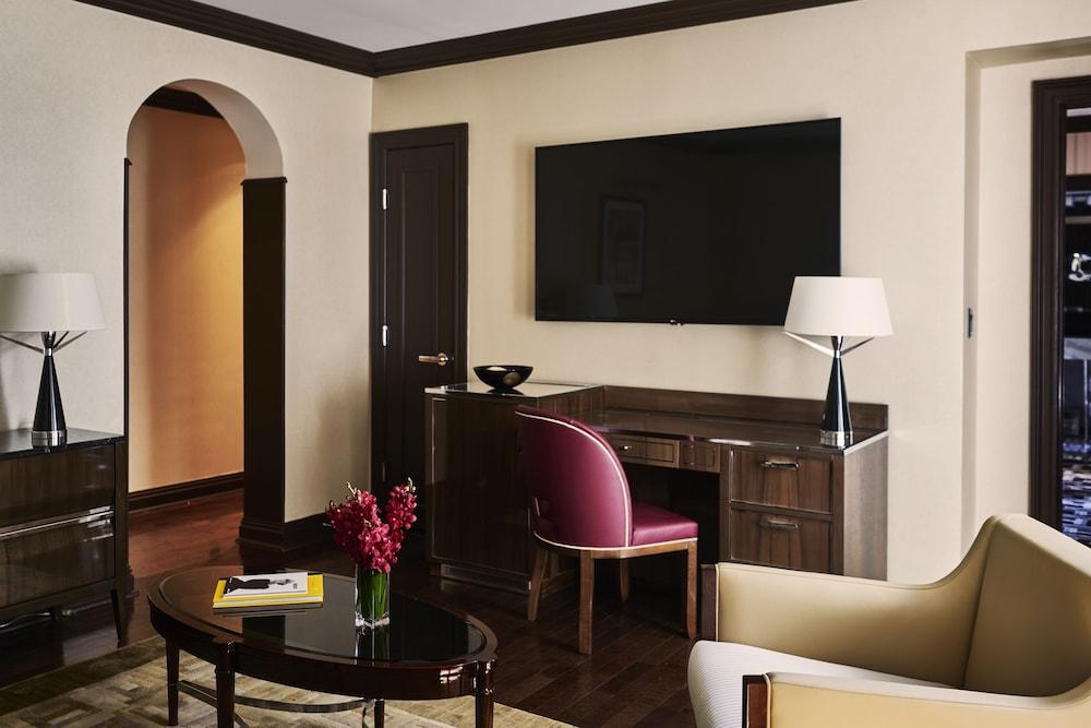 Iroquois Times Square 5*