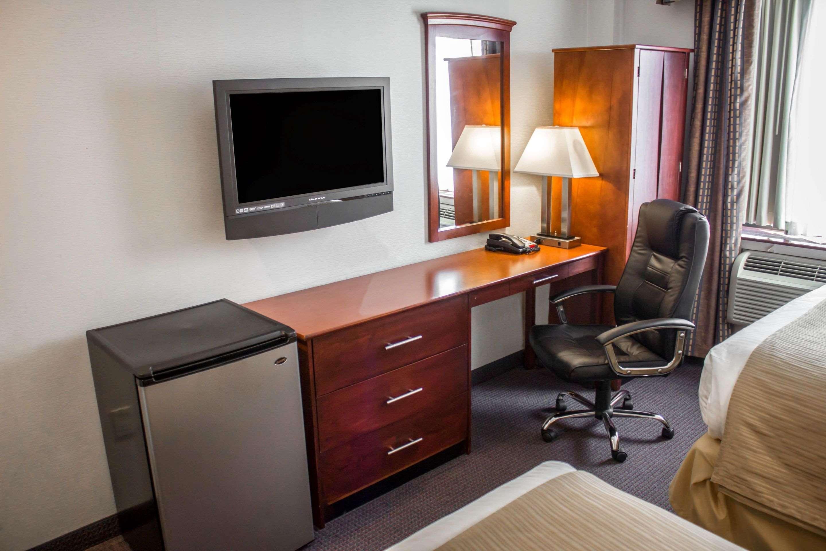 Quality Long Island - Queensboro Bridge 3*