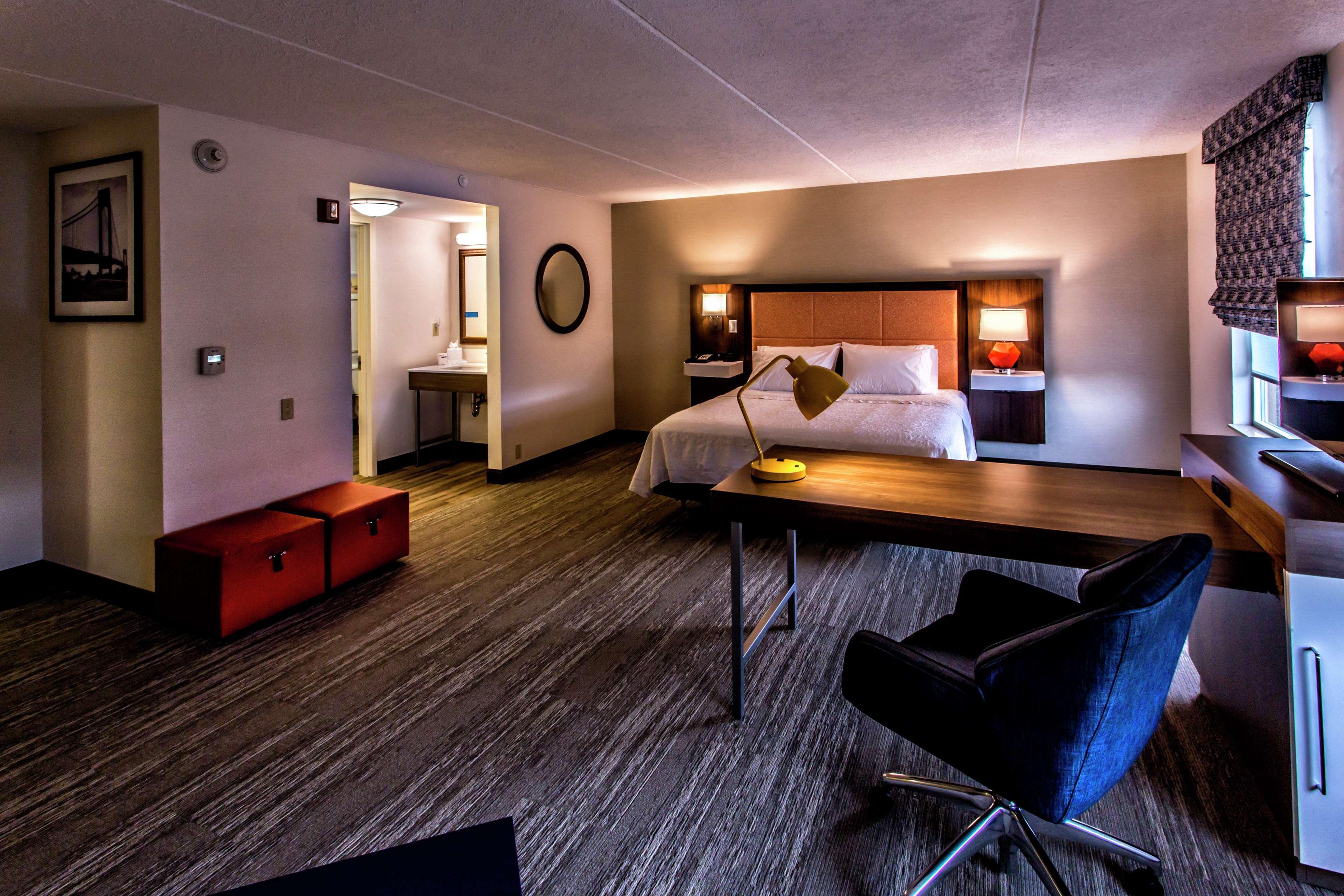 Hampton Inn&suites Staten Island Hotel 3*