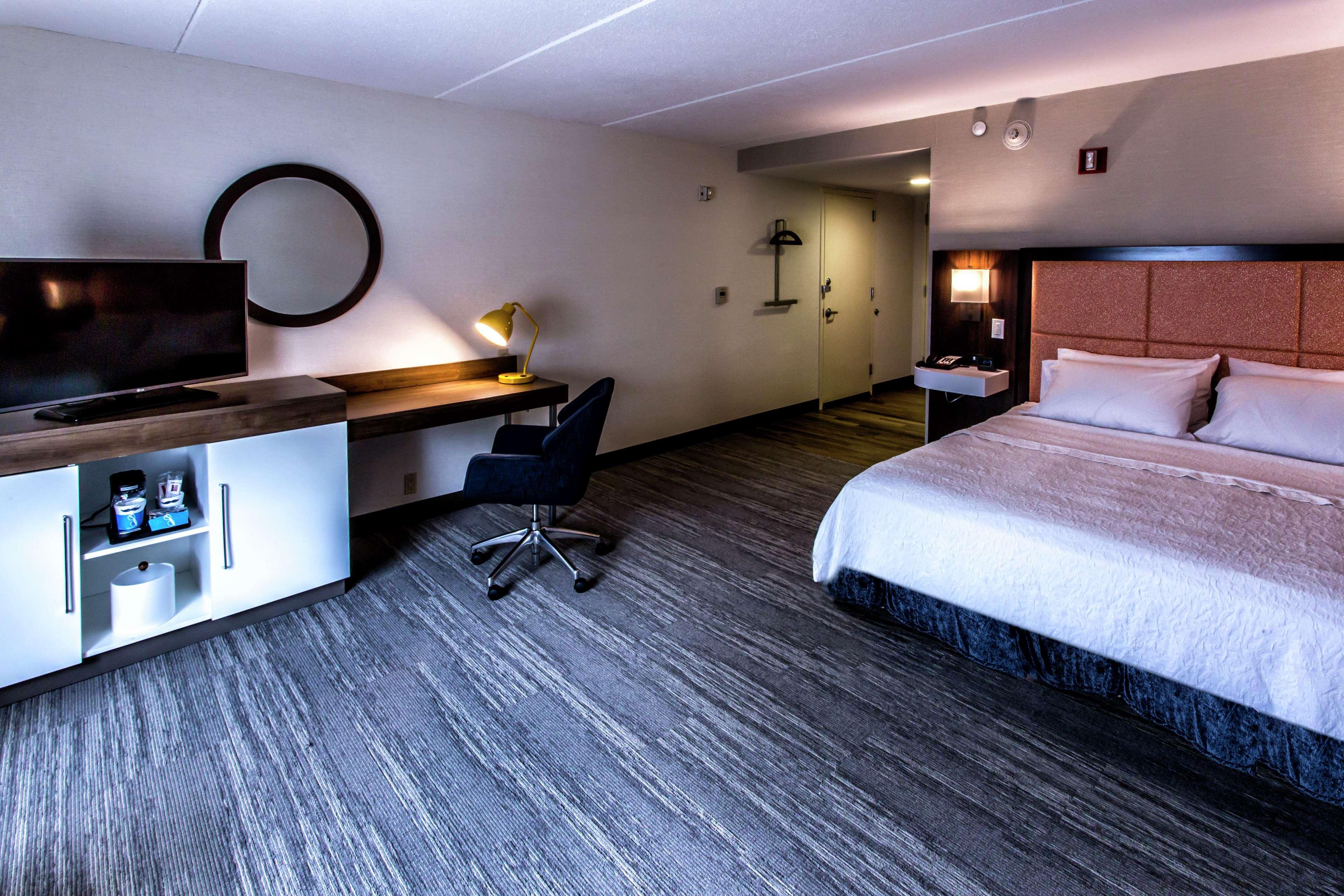 Hampton Inn&suites Staten Island Hotel