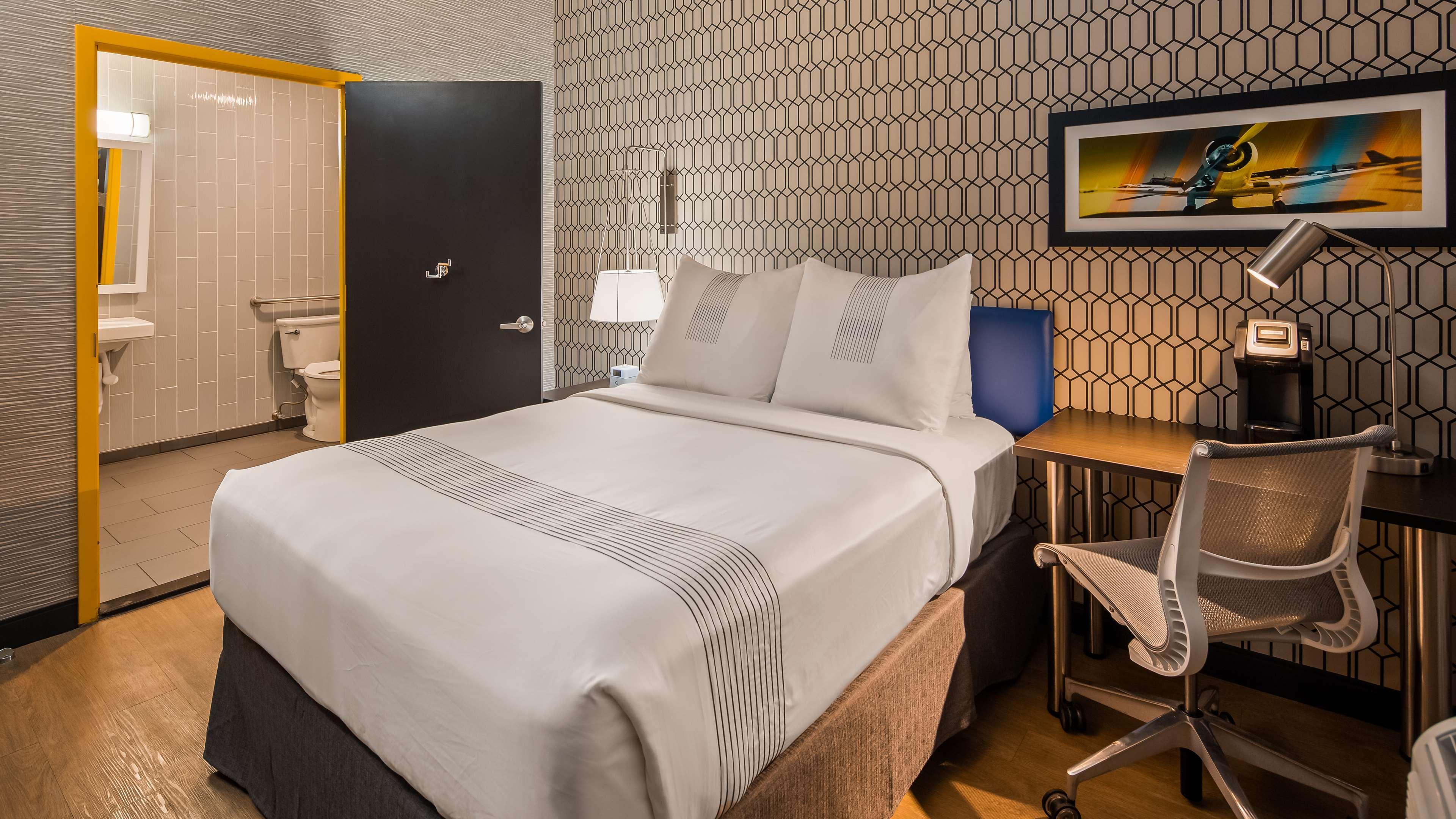 Glo Western Brooklyn Nyc Hotel New York